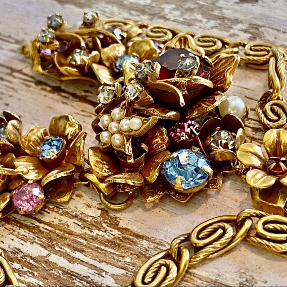 VTG Elaborate Crystal Gold-tone Floral Statement Necklace - Picture 11 of 12